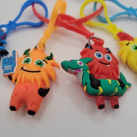 American Heart Association Kids Heart Challenge Keychain Lot 5 Characters Clips - Picture 3 of 6